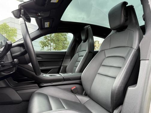 2023 Porsche Taycan Base (A2)