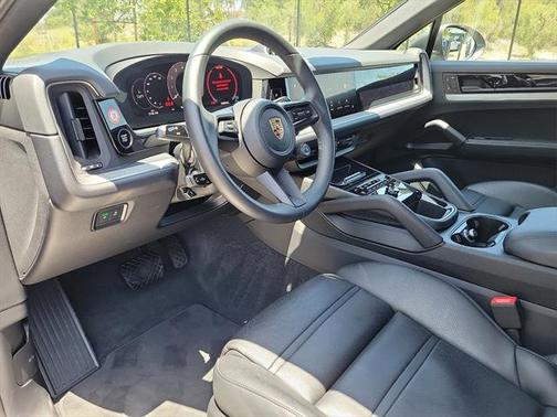 2024 Porsche Cayenne Base (Tiptronic)