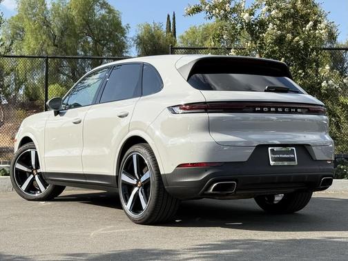 2025 Porsche Cayenne Base