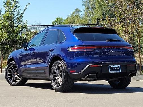 2024 Porsche Macan Base