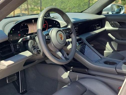 2022 Porsche Taycan GTS