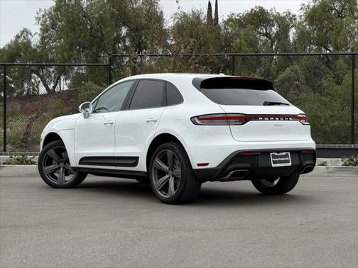 2024 Porsche Macan Base