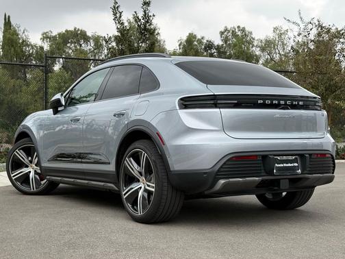 2025 Porsche Macan 4S