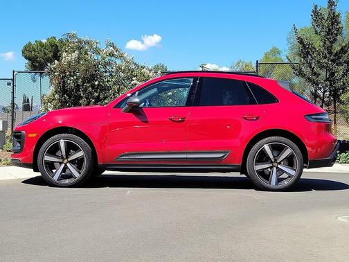 2025 Porsche Macan T