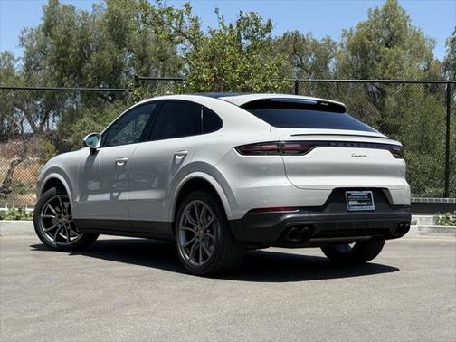 2022 Porsche Cayenne Platinum Edition