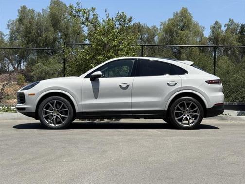 2022 Porsche Cayenne Platinum Edition