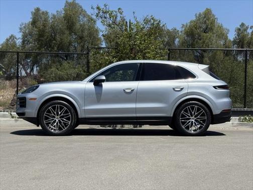 2024 Porsche Cayenne Base (Tiptronic)