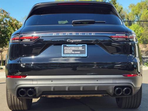 2023 Porsche Cayenne Platinum Edition