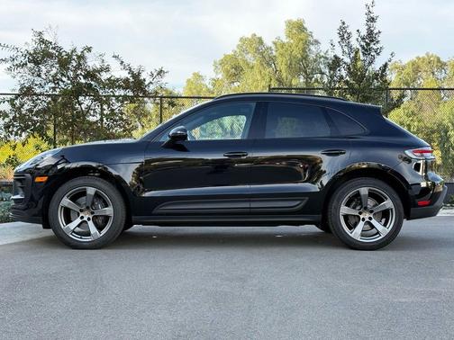 2025 Porsche Macan T