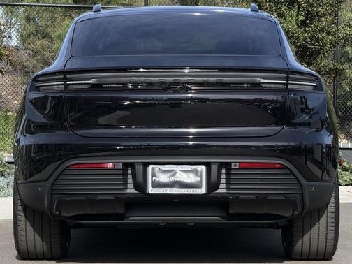 2025 Porsche Macan 4S