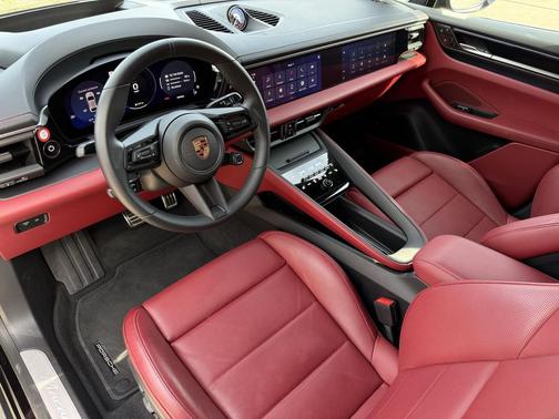 2025 Porsche Macan 4S