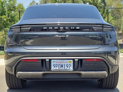 2024 Porsche Macan Base