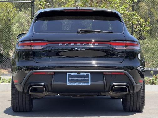 2025 Porsche Macan Base