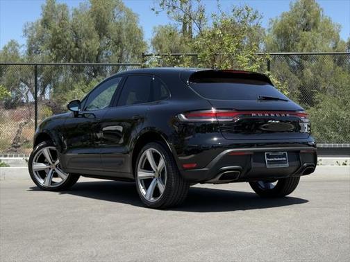 2025 Porsche Macan Base