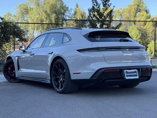 2026 Porsche Taycan GTS