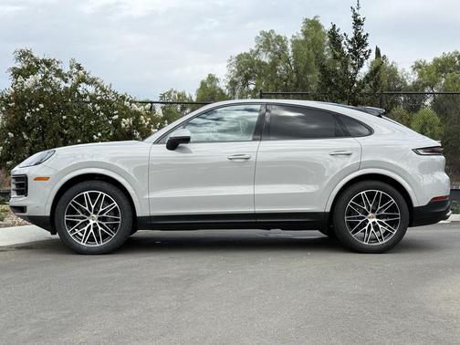 2024 Porsche Cayenne Base (Tiptronic)