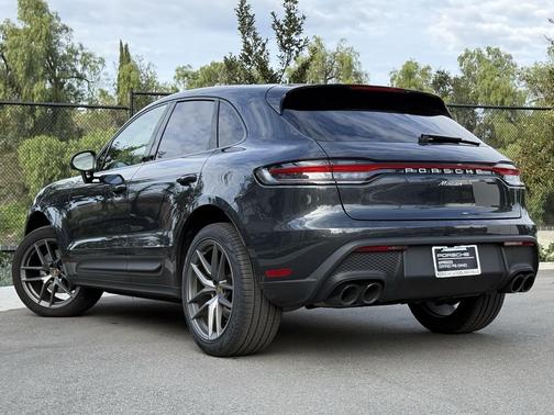 2024 Porsche Macan Base (PDK)
