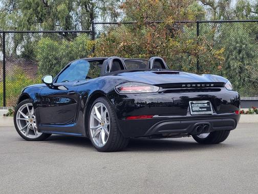 2025 Porsche 718 Boxster S