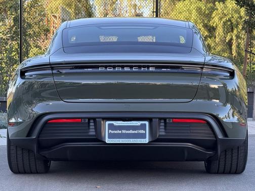 2026 Porsche Taycan 4S