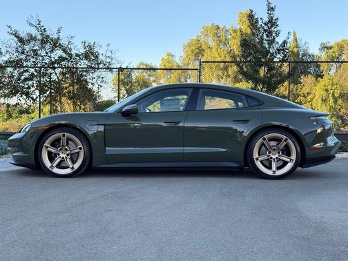 2026 Porsche Taycan 4S