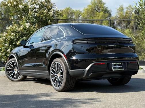2025 Porsche Macan 4S