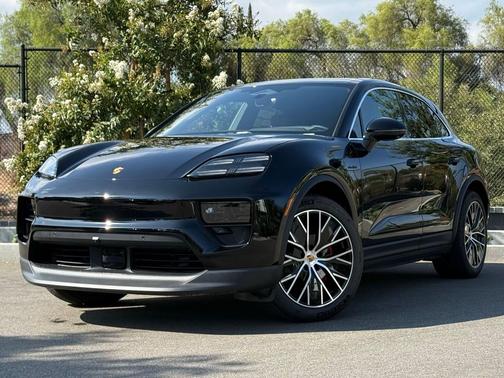 2025 Porsche Macan 4S