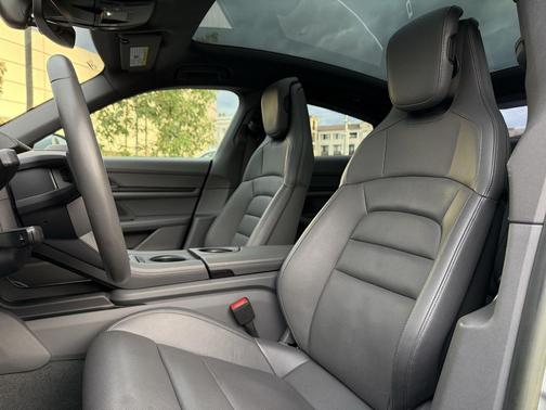 2022 Porsche Taycan Base (A2)