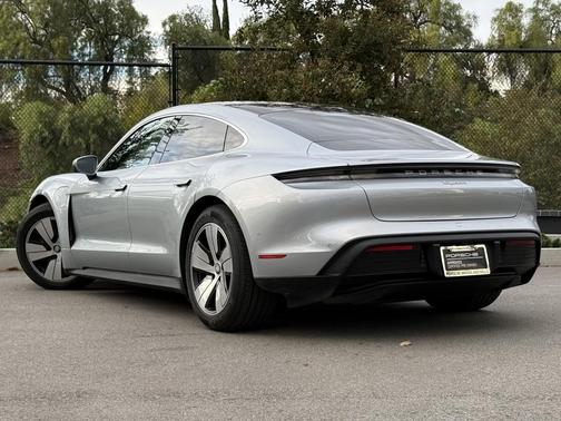 2022 Porsche Taycan Base (A2)