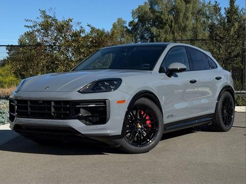 2025 Porsche Cayenne GTS