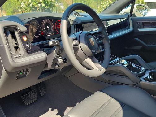 2025 Porsche Cayenne 