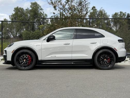 2026 Porsche Macan GTS