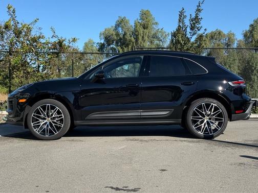 2025 Porsche Macan Loaner