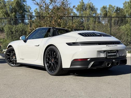 2026 Porsche 911 Carrera GTS