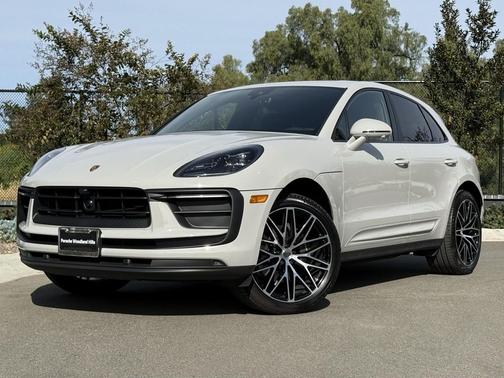 2025 Porsche Macan Loaner