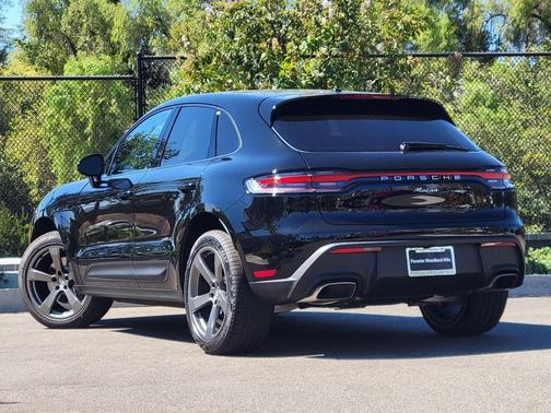 2026 Porsche Macan Macan