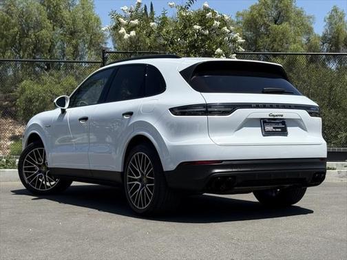 2022 Porsche Cayenne E-Hybrid S