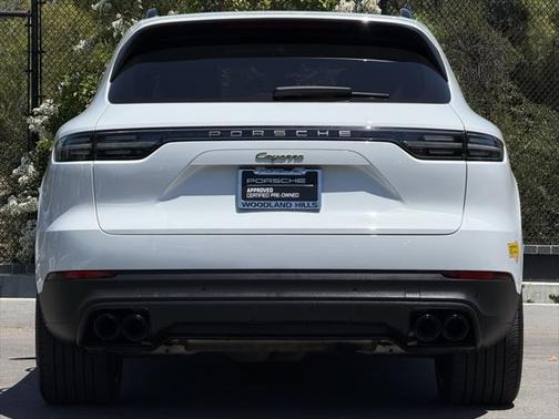 2022 Porsche Cayenne E-Hybrid S