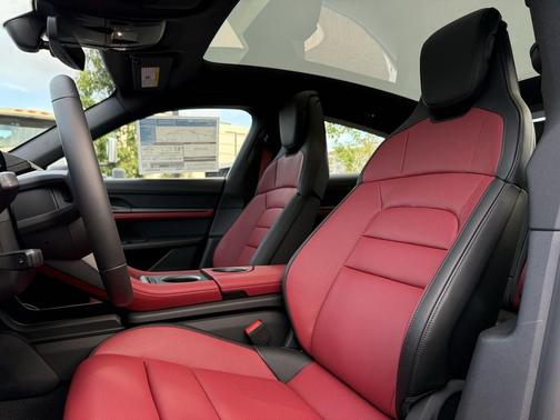 2026 Porsche Taycan 4S