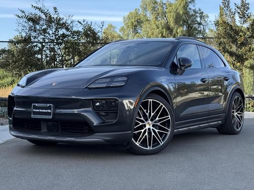 2025 Porsche Macan 4