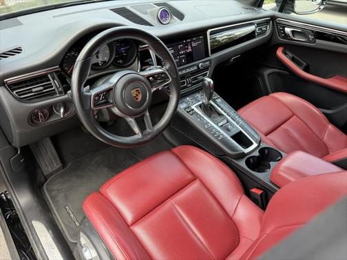 2021 Porsche Macan Base