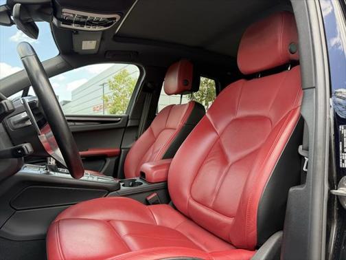 2021 Porsche Macan Base