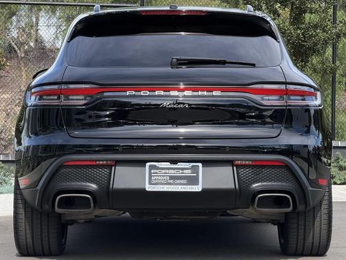 2025 Porsche Macan Base
