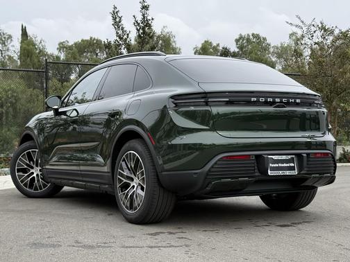 2026 Porsche Macan 4S