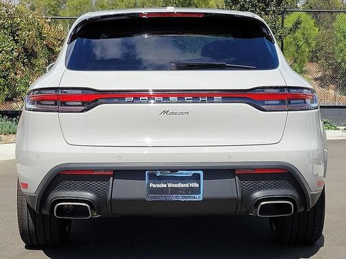 2025 Porsche Macan 