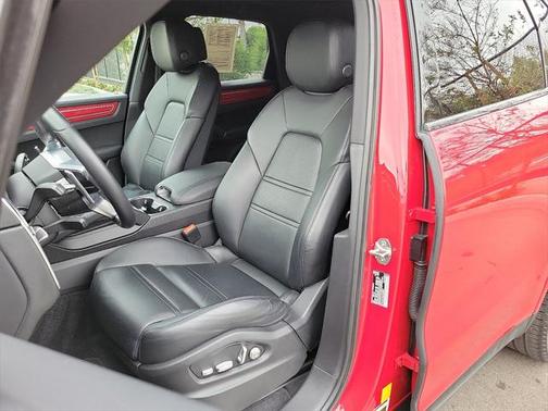 2021 Porsche Cayenne Base (Tiptronic)