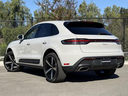 2025 Porsche Macan T