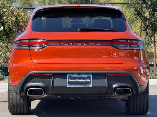 Papaya Met 2025 Porsche Macan Macan