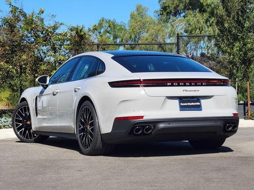 2026 Porsche Panamera 