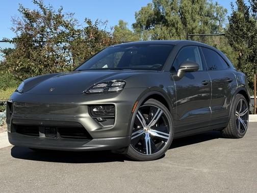 2025 Porsche Macan 4S