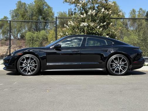 2023 Porsche Taycan